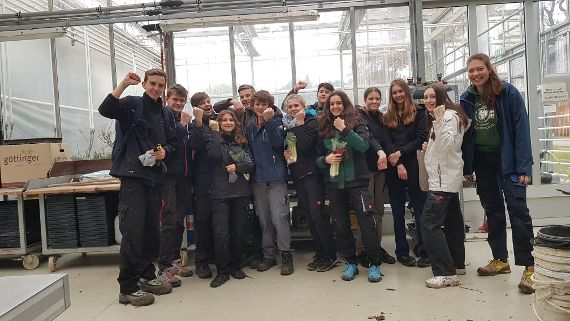 Gruppenfoto von Schülerinnen und Schülern